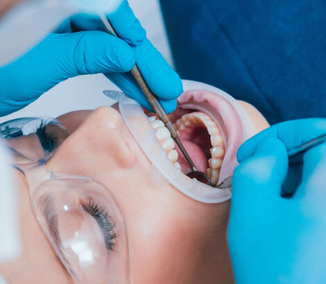 Consultation And Treatment Of Gingivitis And Periodontitis
